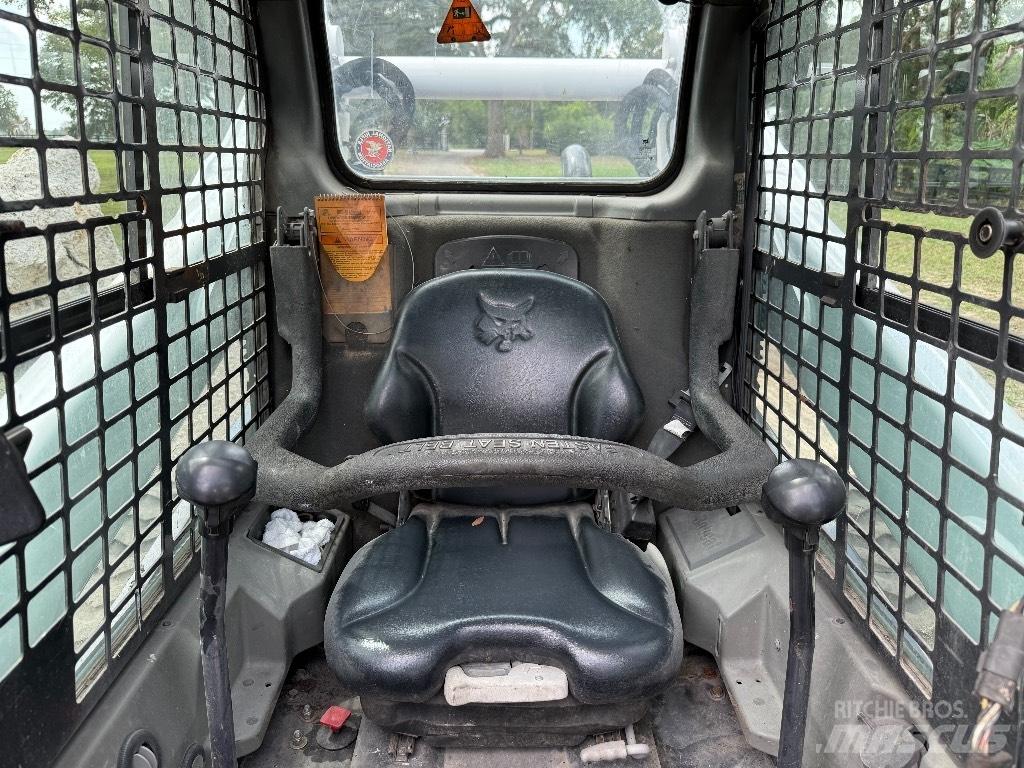 Bobcat T 770 Krautuvai su šoniniu pasukimu