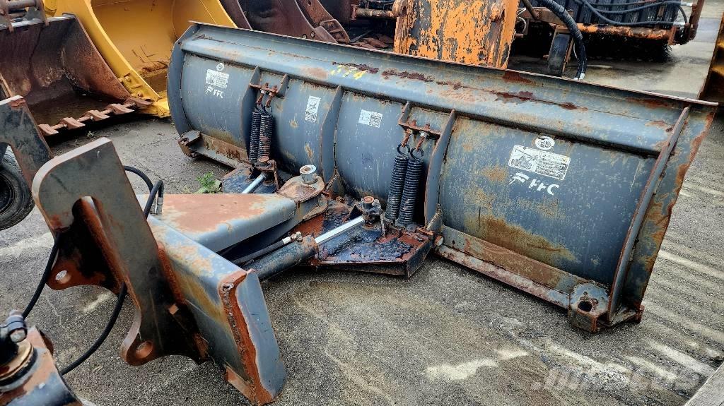 FFC Snow Plow Kiti naudoti statybos komponentai