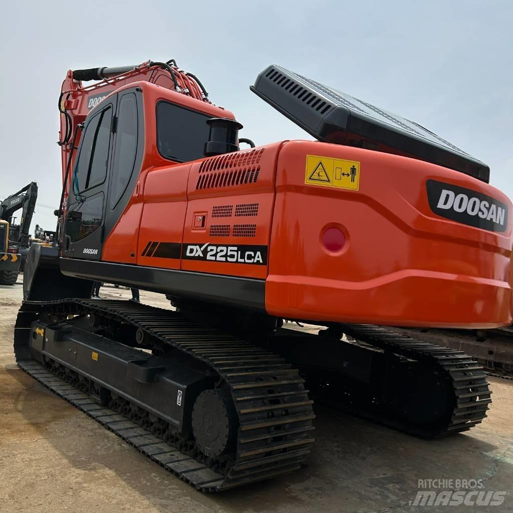 Doosan DX 225 LC Vikšriniai ekskavatoriai
