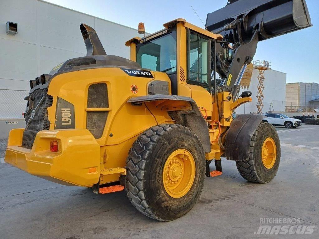 Volvo L 90 H Naudoti ratiniai krautuvai