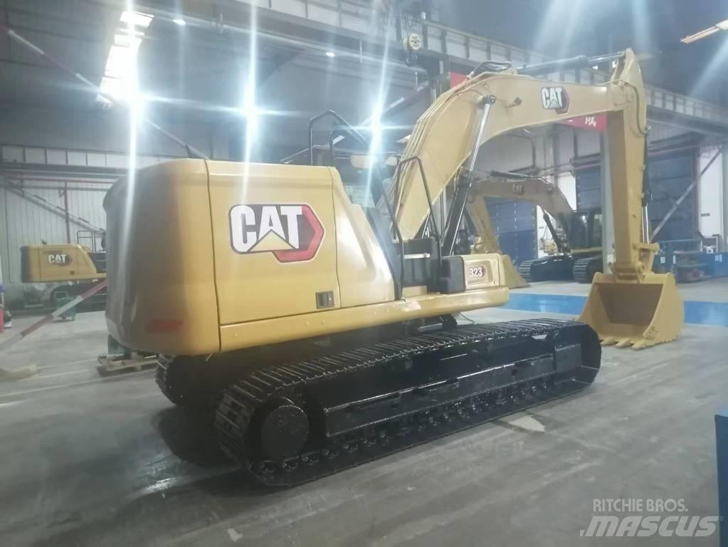 CAT 323 Vikšriniai ekskavatoriai