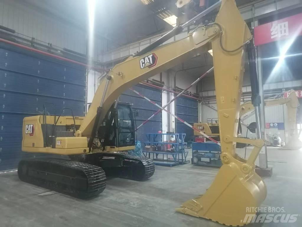 CAT 323 Vikšriniai ekskavatoriai