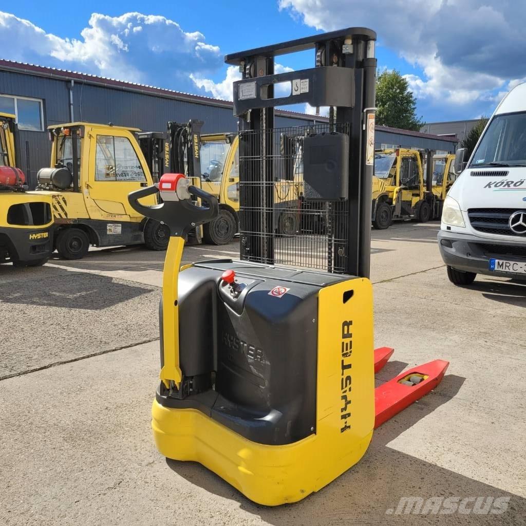 Hyster S 1.4 AC Rankiniai padėklų rietuvai