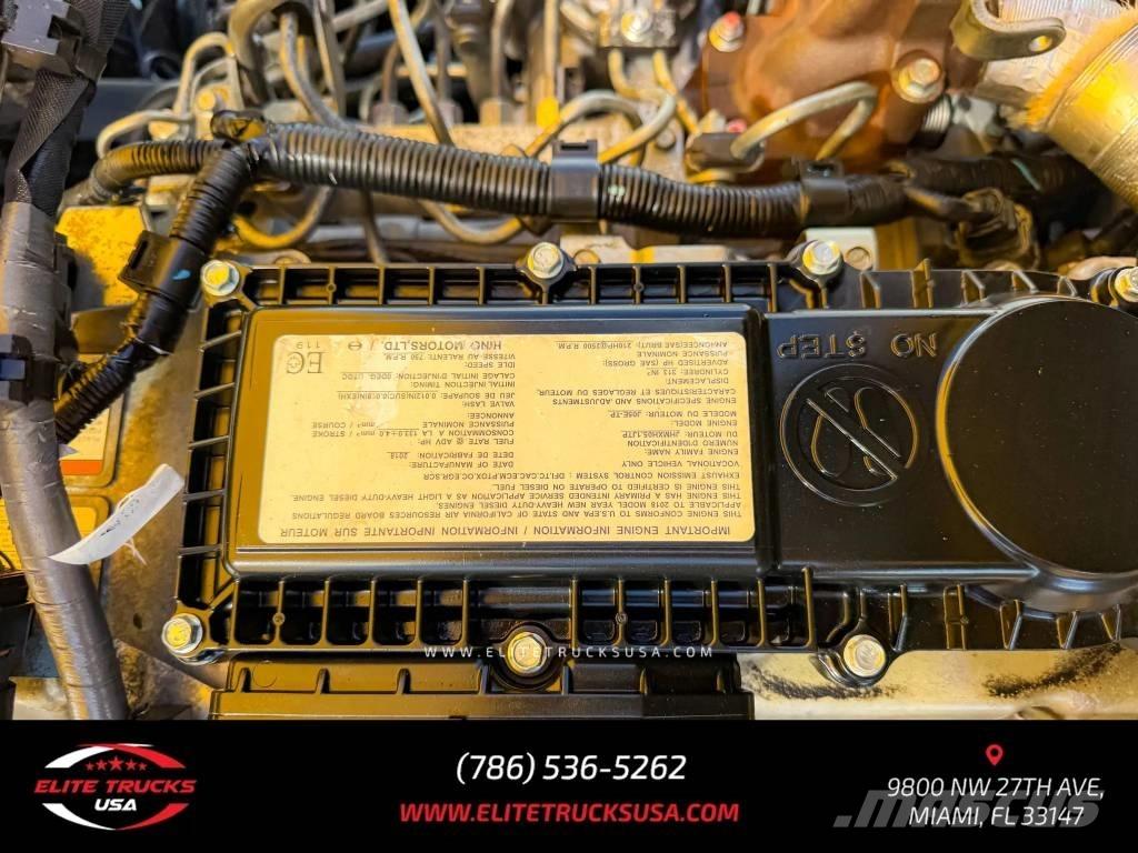 Hino 155 Sunkvežimiai su dengtu kėbulu