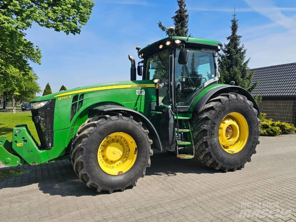 John Deere 8245 R Traktoriai