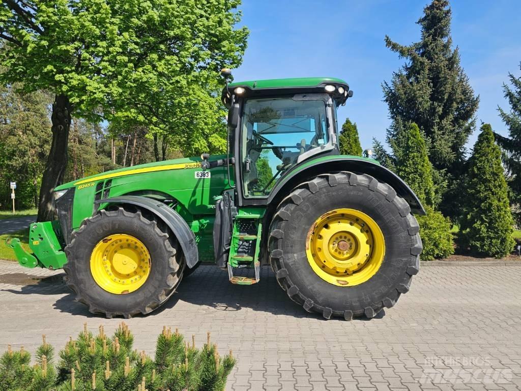 John Deere 8245 R Traktoriai