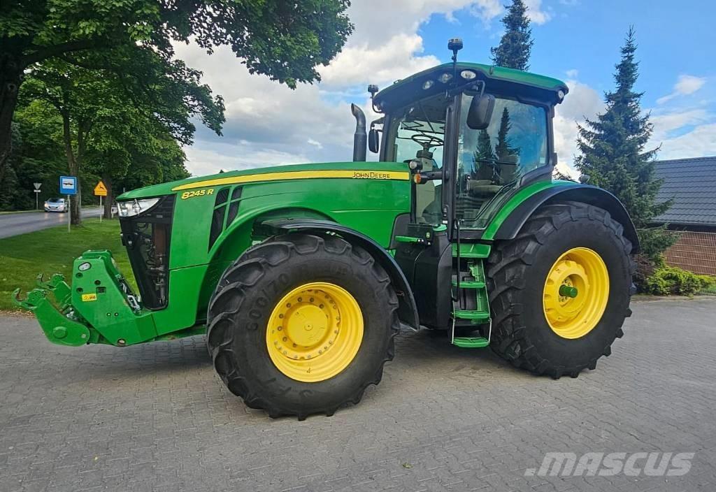 John Deere 8245 R Traktoriai