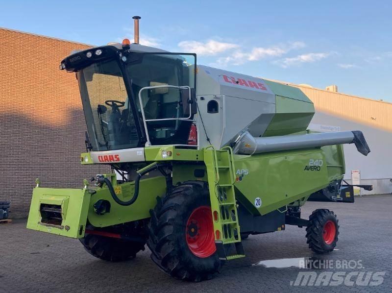 CLAAS AVERO 240 Derliaus nuėmimo kombainai
