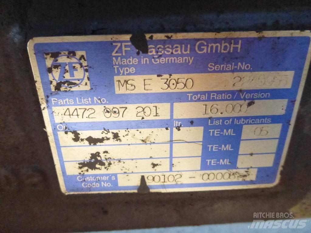 GM Doosan DX140W Ašys
