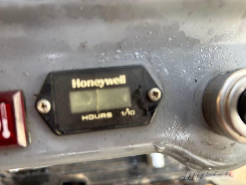 Takeuchi TB 210 R Mini ekskavatoriai < 7 t