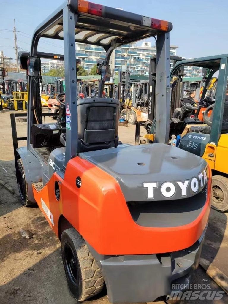 Toyota FD 30 8f Dyzeliniai krautuvai