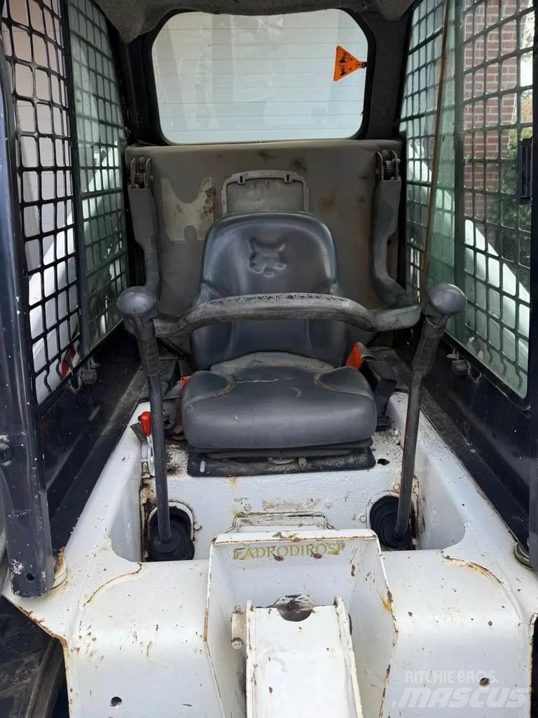 Bobcat S130 Krautuvai su šoniniu pasukimu