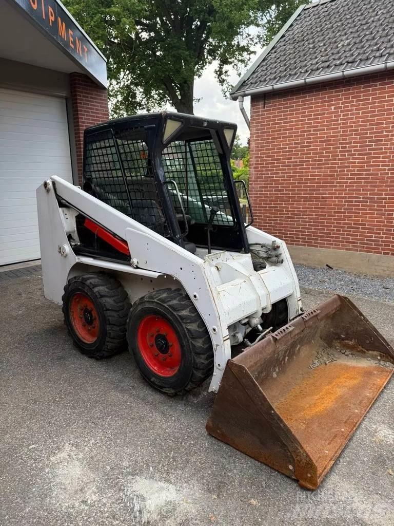 Bobcat S130 Krautuvai su šoniniu pasukimu