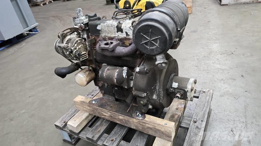 Kubota D1105 Varikliai