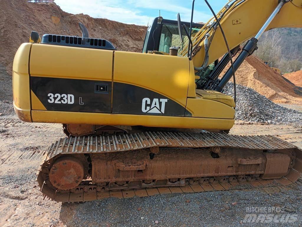 CAT 323 DL Vikšriniai ekskavatoriai