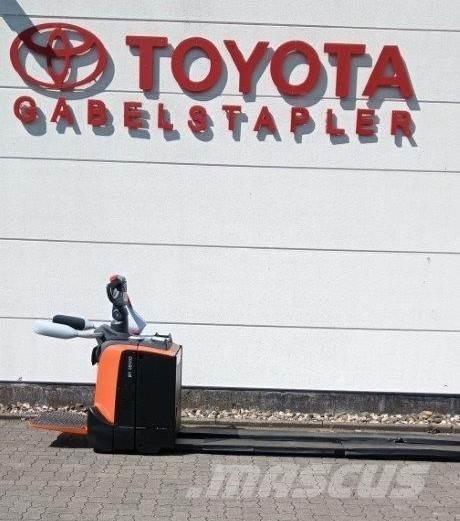 Toyota LPE 250 Rankiniai vėžimėliai