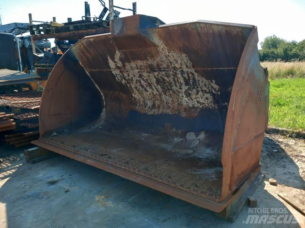Komatsu WA475-10 Kaušai