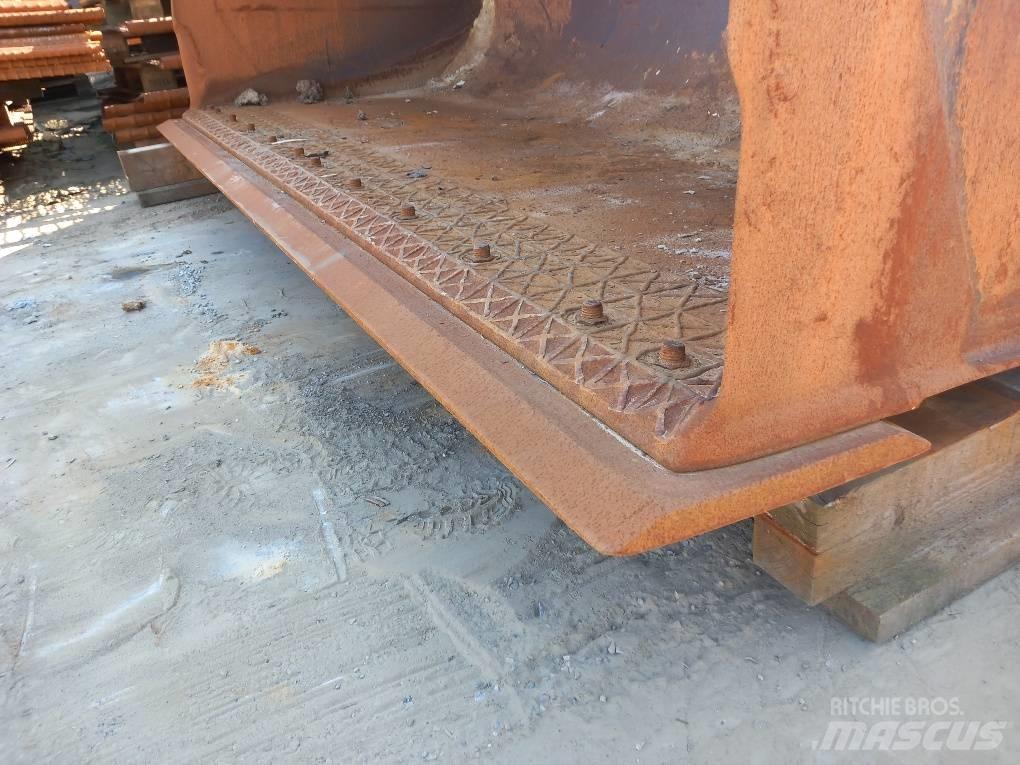 Komatsu WA475-10 Kaušai