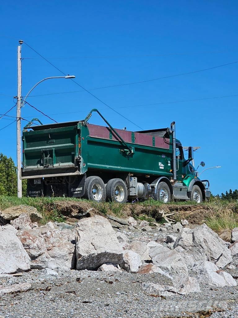 Peterbilt 567 Savivarčių priekabų vilkikai