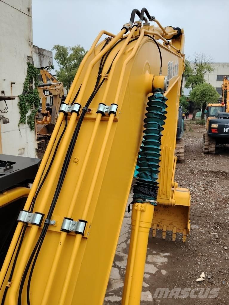 Komatsu PC 200-8 Vikšriniai ekskavatoriai