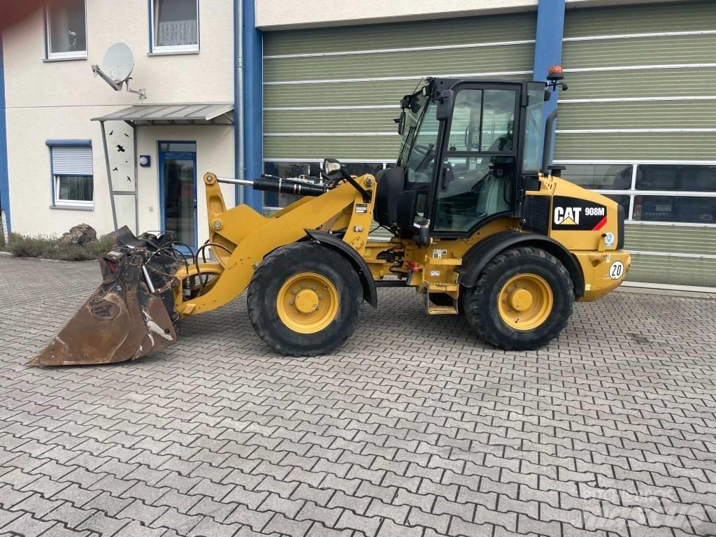 CAT 908 M Naudoti ratiniai krautuvai