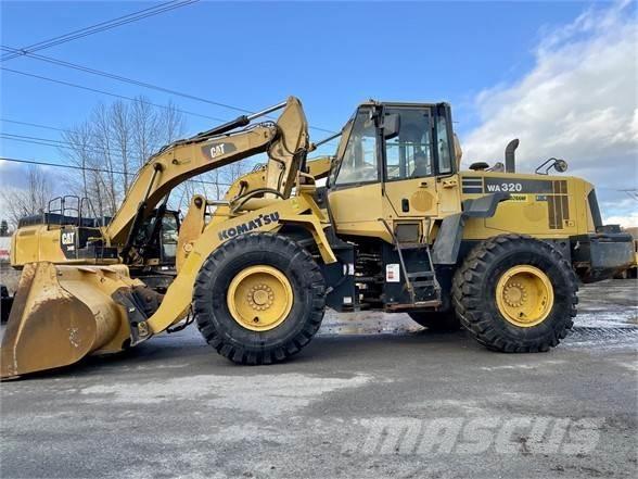 Komatsu WA320 Naudoti ratiniai krautuvai