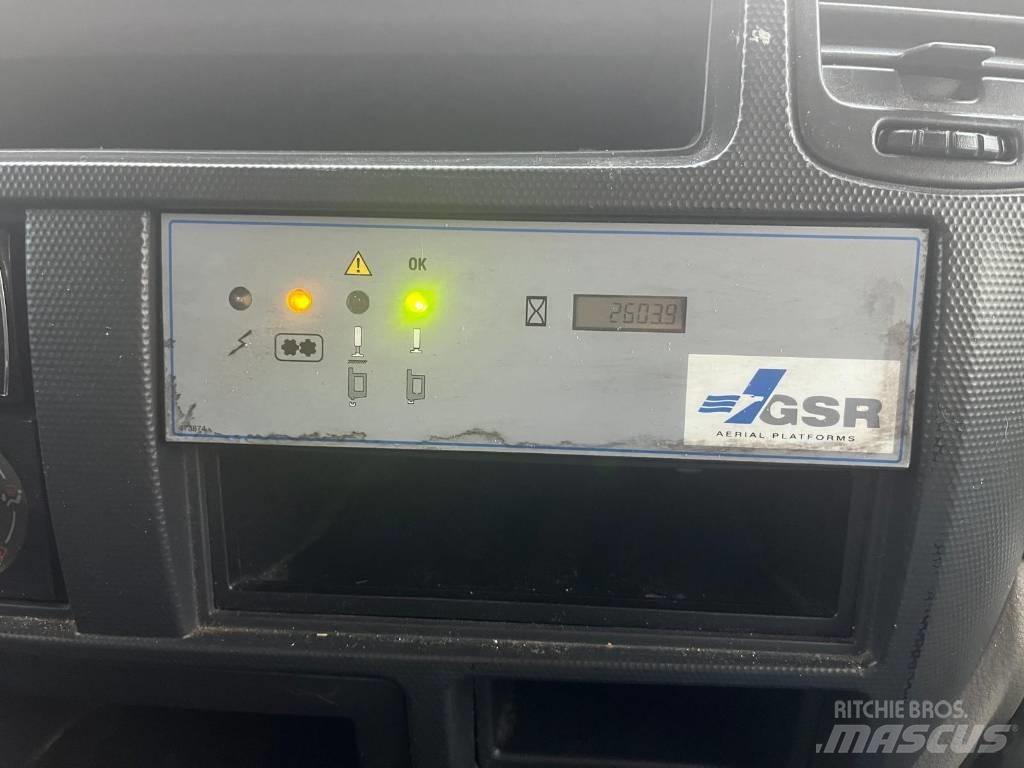 Nissan GSR B200PX Vertikalūs stiebiniai keltuvai