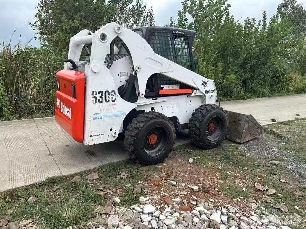Bobcat S 300 Krautuvai su šoniniu pasukimu