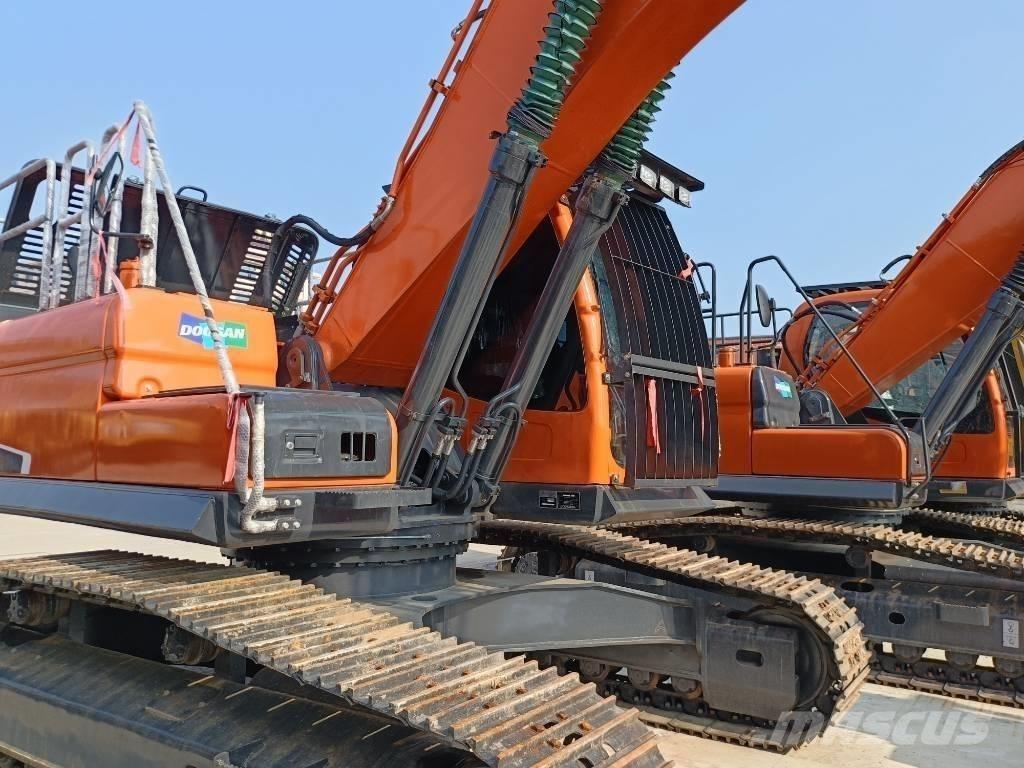 Doosan DX300-9 Vikšriniai ekskavatoriai