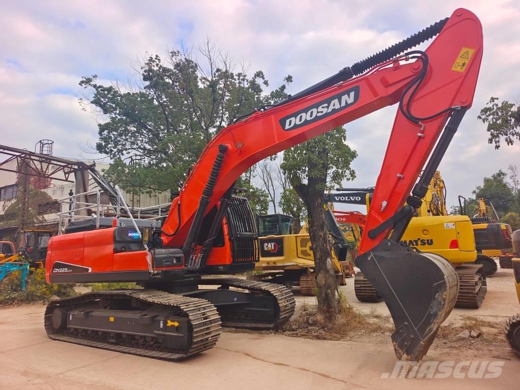 Doosan DX 225 LC-9C Vikšriniai ekskavatoriai