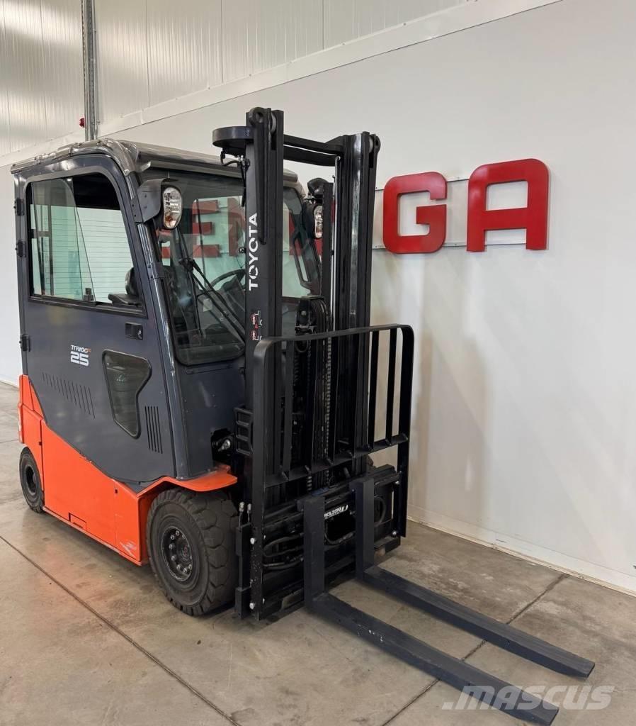 Toyota 10939 - 8FBMT25 Elektriniai šakiniai krautuvai