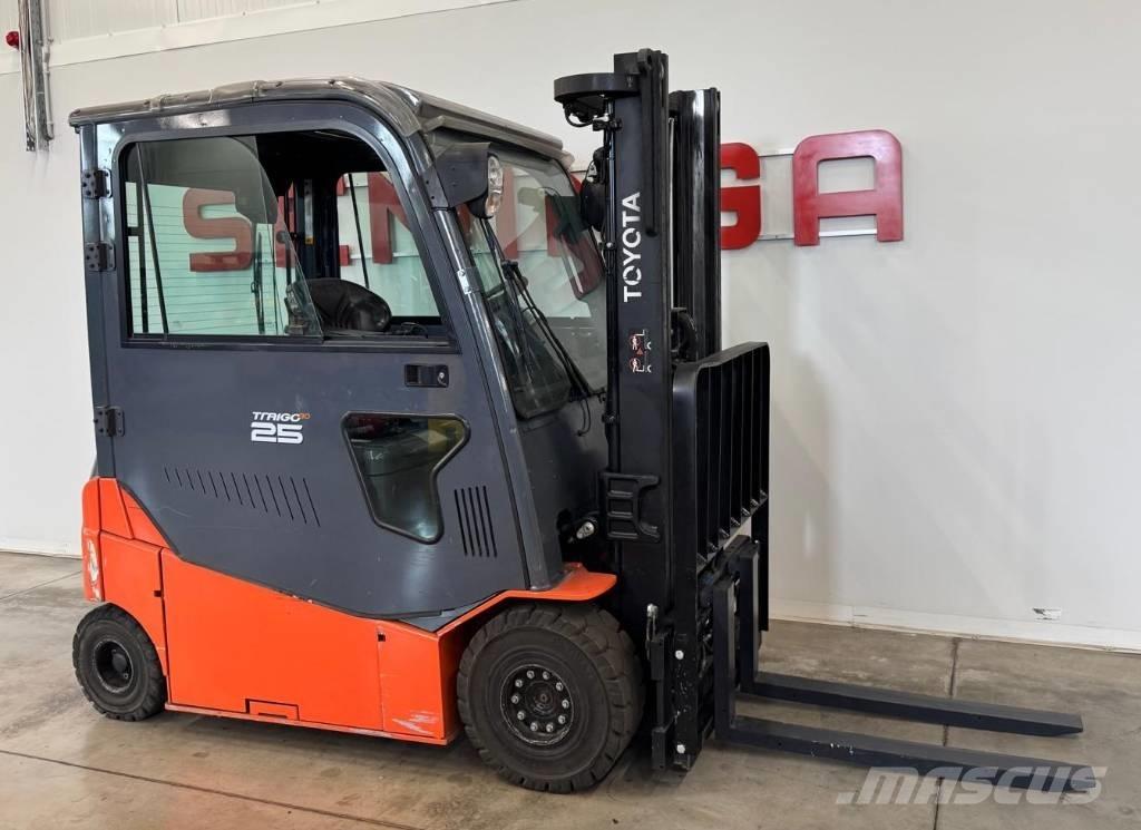 Toyota 10939 - 8FBMT25 Elektriniai šakiniai krautuvai