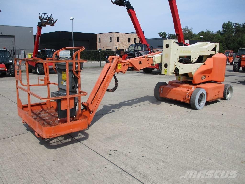JLG E400 AJPN (745) Kompaktiškas savaeigis strėlinis keltuvas