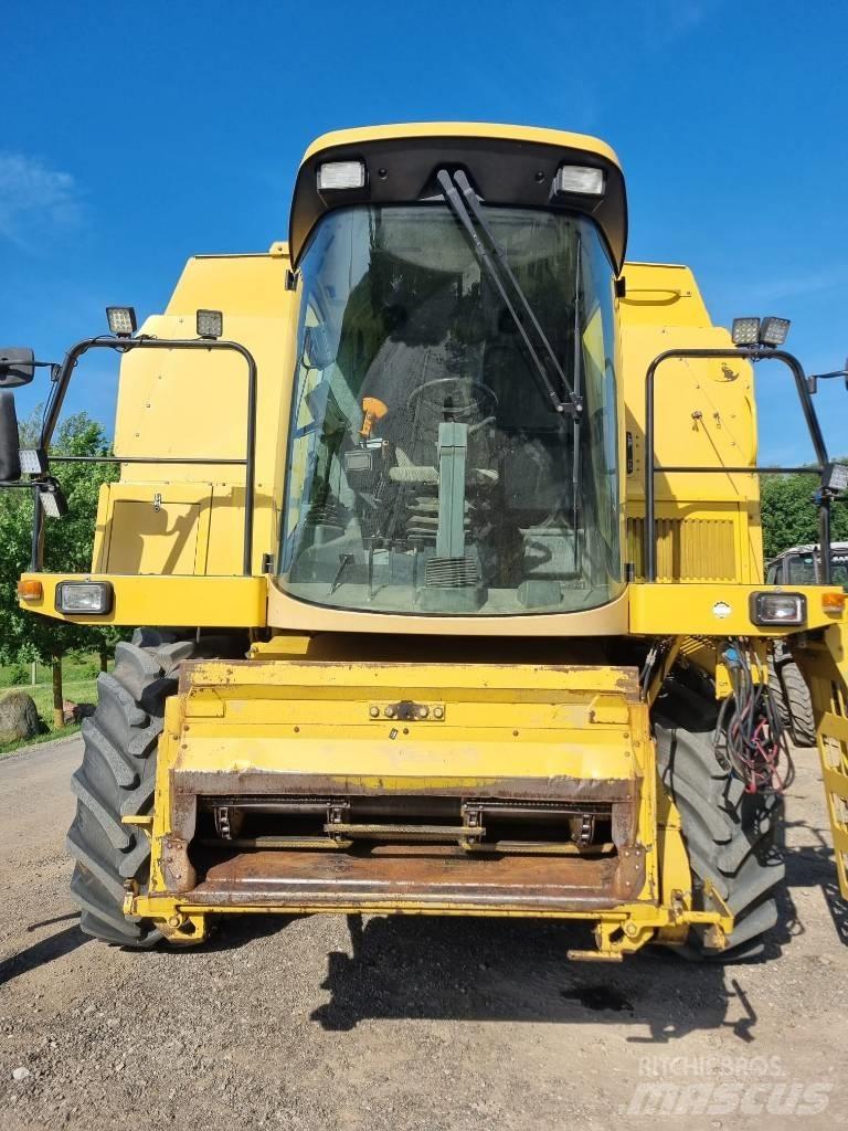 New Holland TX 68 Derliaus nuėmimo kombainai