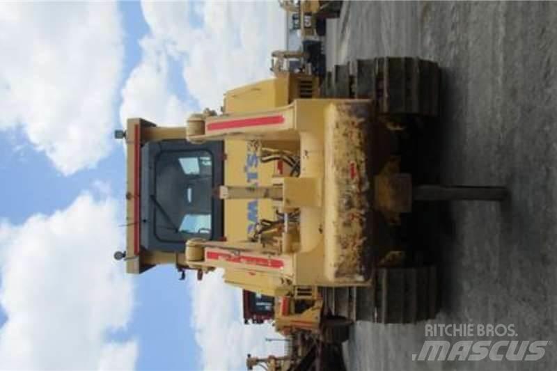 Komatsu D275A-5 Vikšriniai buldozeriai
