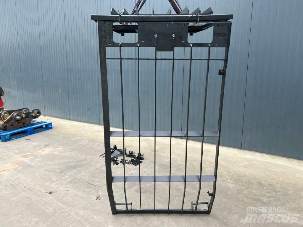 CAT 320D Guard Kabinos ir interjeras