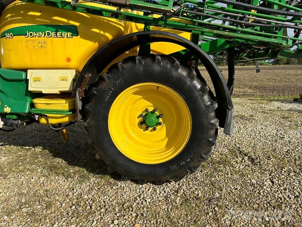 John Deere 740 Prikabinami purkštuvai