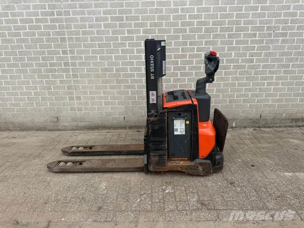 Toyota SWE200D Rankiniai vėžimėliai