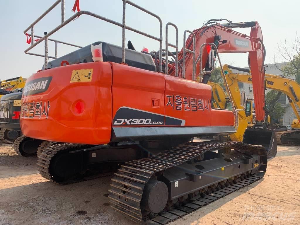 Doosan DX 300 LCA Vikšriniai ekskavatoriai
