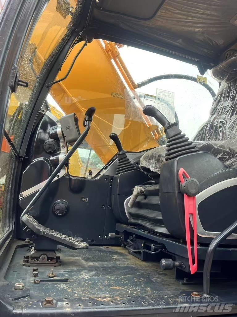 Hyundai R220LC-9S Ratiniai ekskavatoriai
