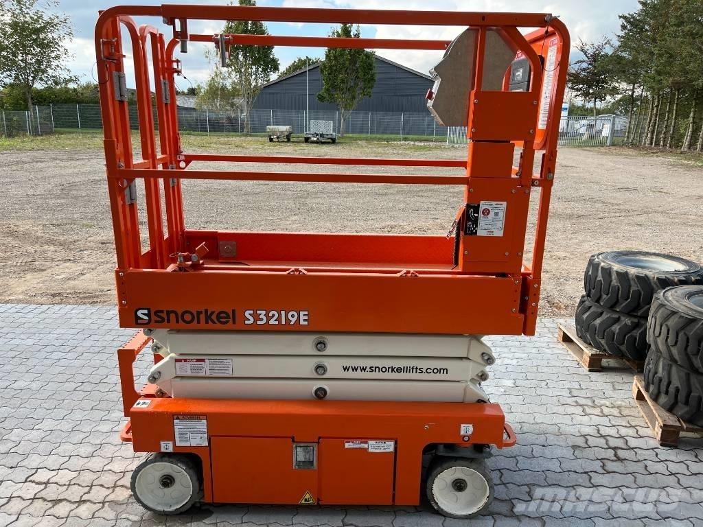 Snorkel S 3219 E Žirkliniai keltuvai