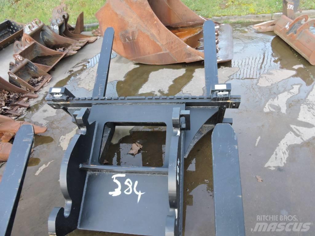  Palletvorken CW40 Visureigiai kranai