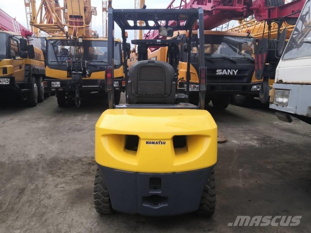 Komatsu 30 Dyzeliniai krautuvai