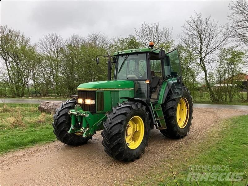 John Deere 6800 Traktoriai