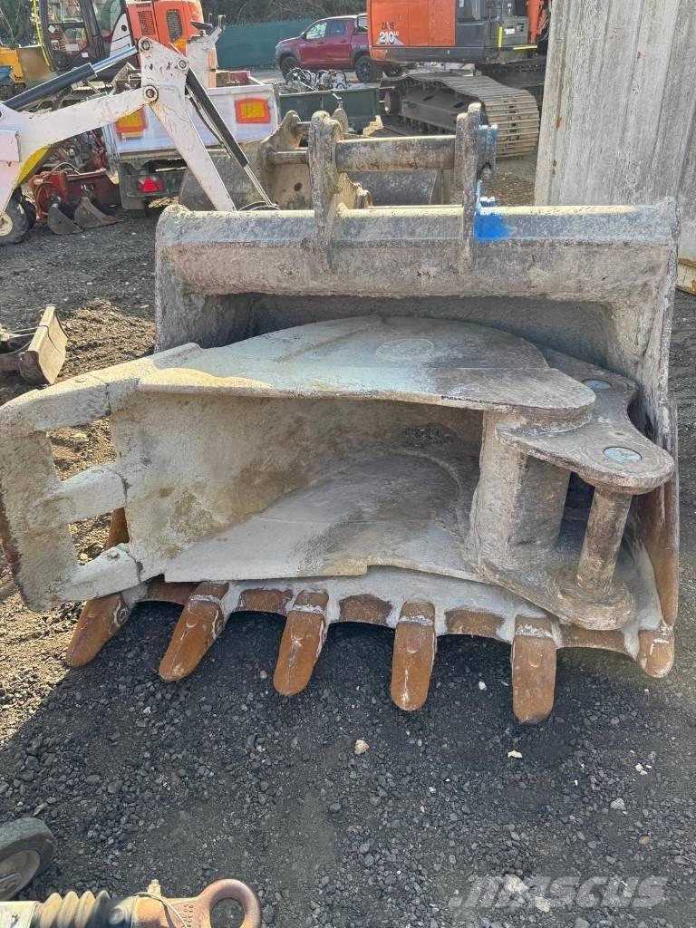 Hitachi ZX 210 LC-6 Vikšriniai ekskavatoriai