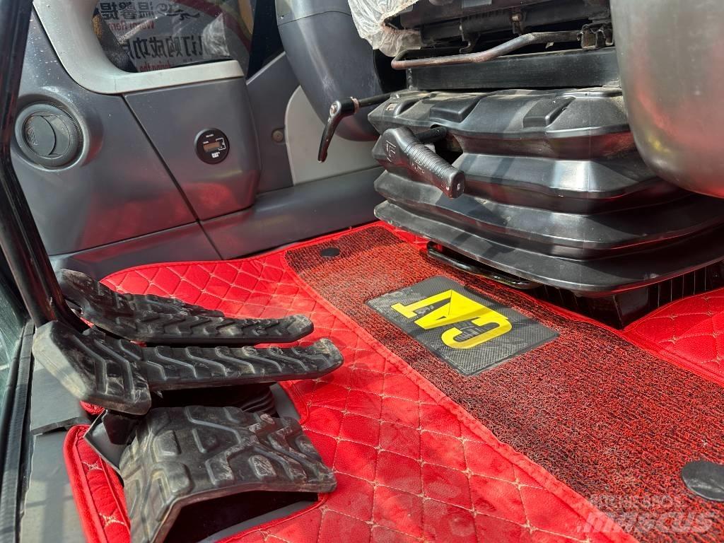 CAT 329 D Vikšriniai ekskavatoriai