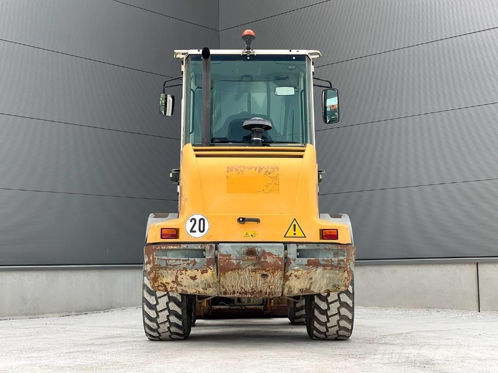 Liebherr L 506 Naudoti ratiniai krautuvai