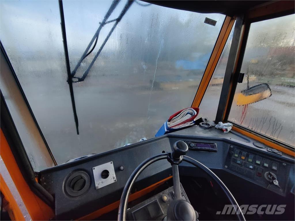 Sisu TR 180 AL 2 Naudoti terminalų vilkikai