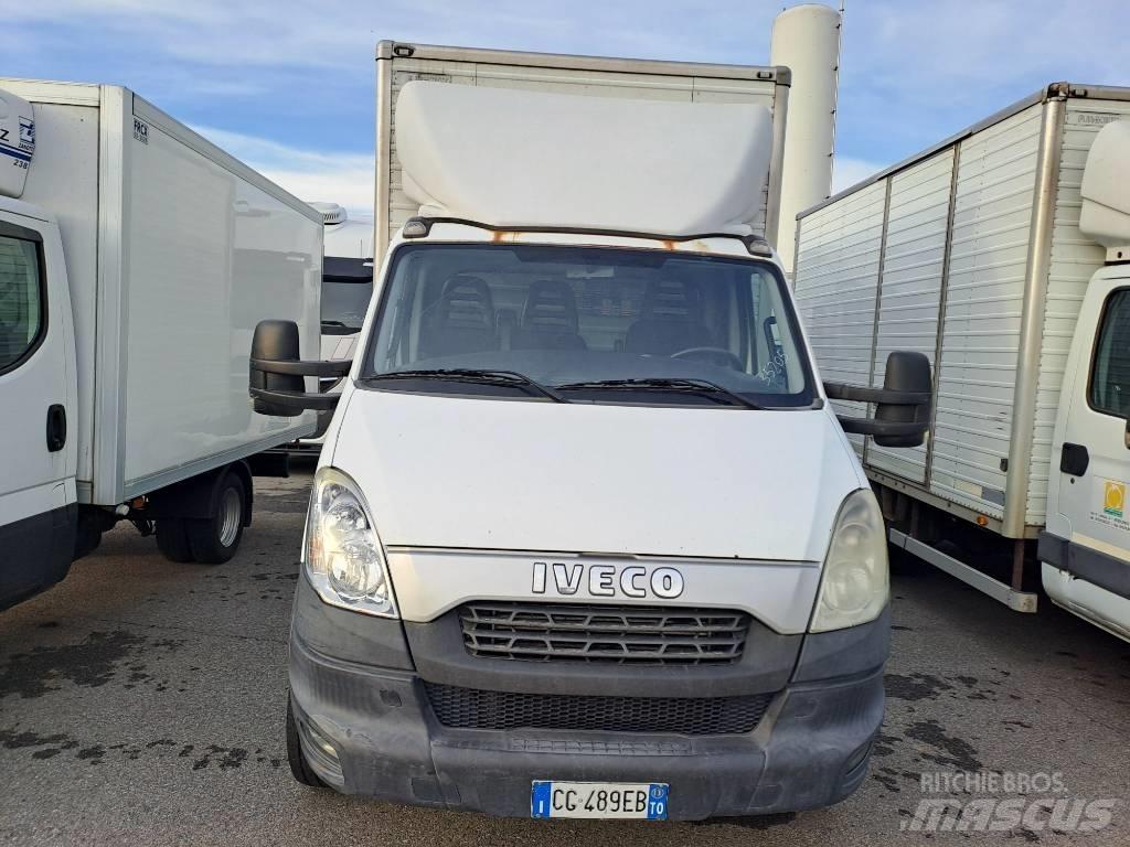 Iveco DAILY 60C17 Sunkvežimiai su dengtu kėbulu