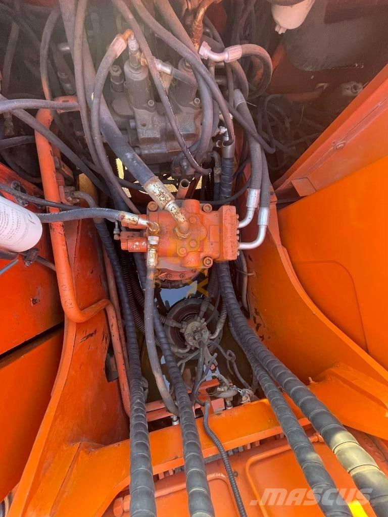 Doosan 220 LC-7 Vikšriniai ekskavatoriai